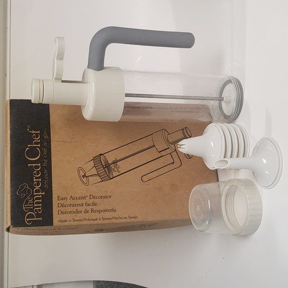 The Pampered Chef Easy Accent Decorator 1778 - Picture 2 of 8